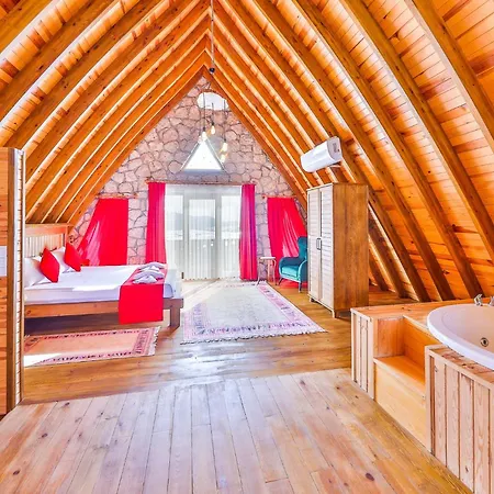 Gasthuis Serene Retreat With Private Pool In Ka, Trkiye