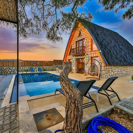 Gasthuis Serene Retreat With Private Pool In Ka, Trkiye Kaş