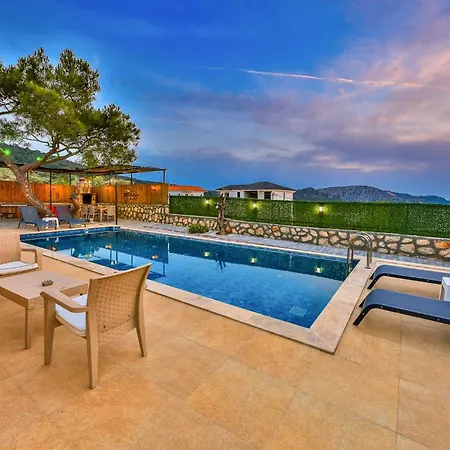 Gasthuis Serene Retreat With Private Pool In Ka, Trkiye Kaş