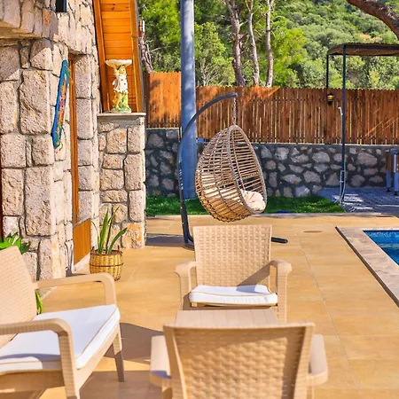 Gasthuis Serene Retreat With Private Pool In Ka, Trkiye
