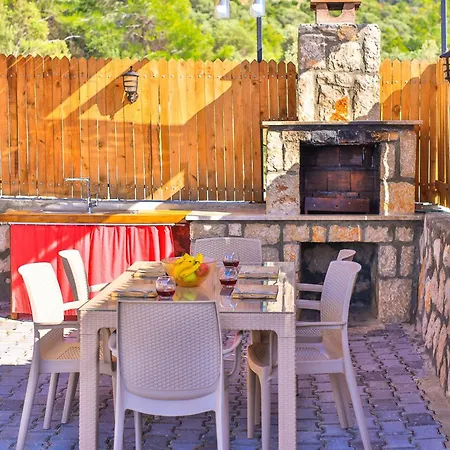 Serene Retreat With Private Pool In Ka, Trkiye 4* 카스