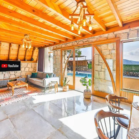 Gasthuis Serene Retreat With Private Pool In Ka, Trkiye Kaş